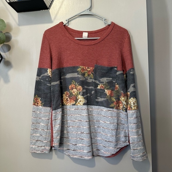 Source Unknown Tops - CUTE maroon grey multi section long sleeve shirt floral